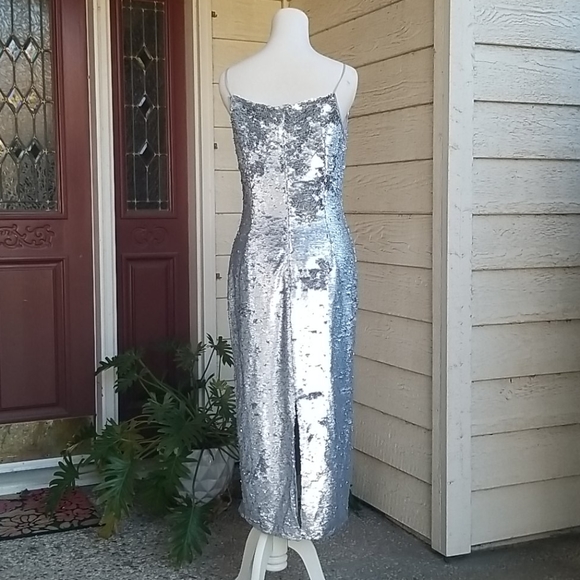 Lulu's No Signs Silver Sequin Midi Dress NWT - Picture 7 of 9